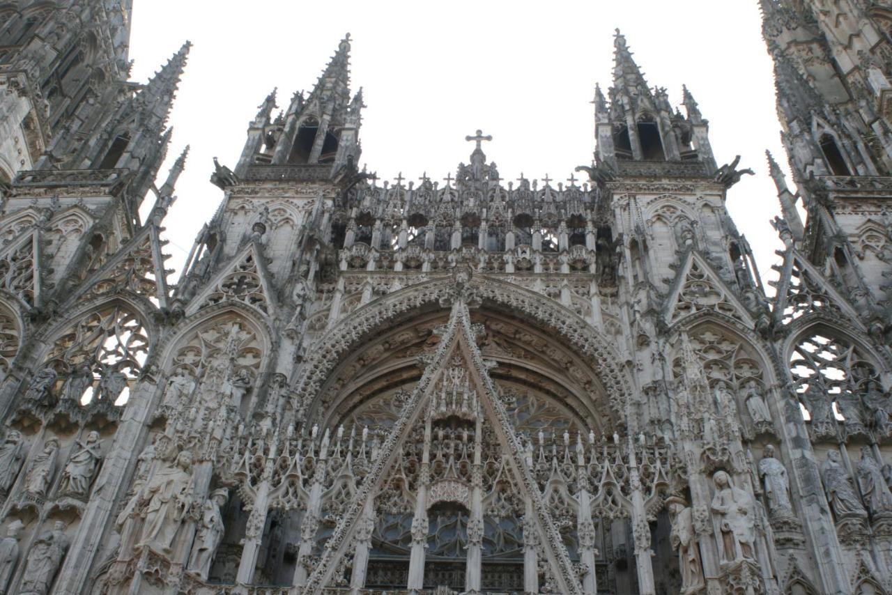 La Savane Du Donjon Rouen Bagian luar foto